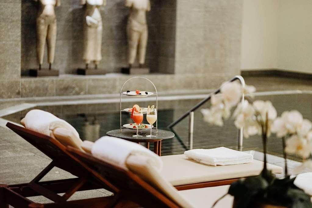 Hotel Parkhotel Quellenhof 5*